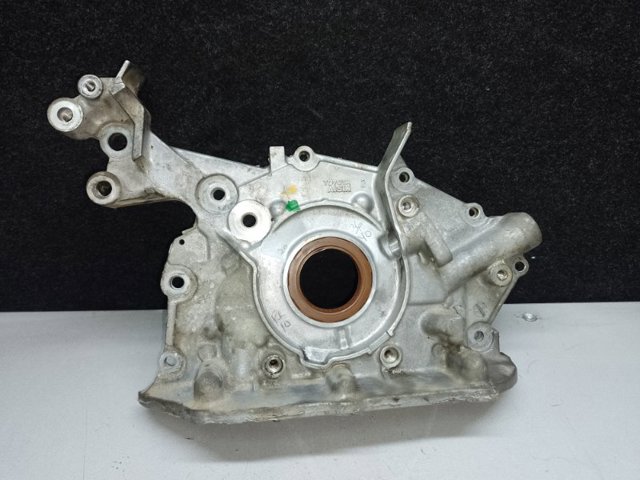 Масляний насос двигуна 151000A040 TOYOTA