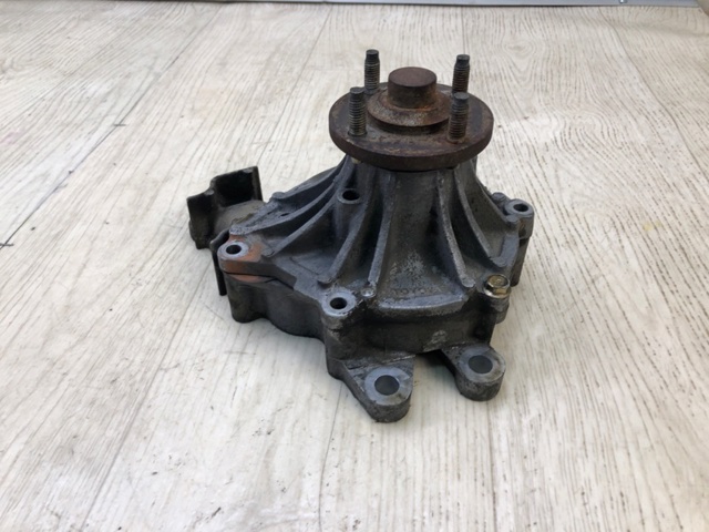 Насос охолодження 1610069355 TOYOTA