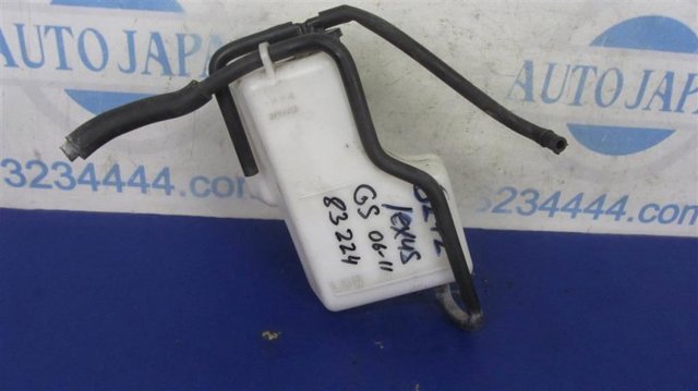 Бачок для води 1647031070 TOYOTA