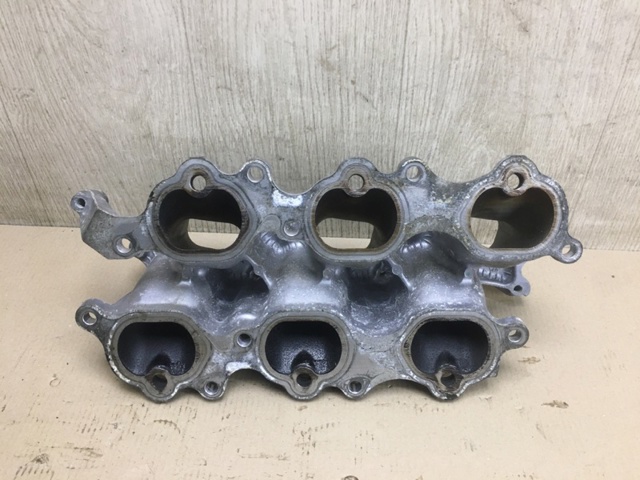 Колектор впускний 171110P030 TOYOTA