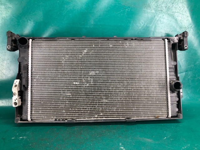 Радіатор 17118678027 BMW