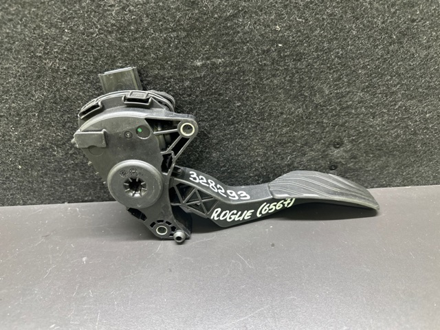 Підаль газу Nissan Qashqai II