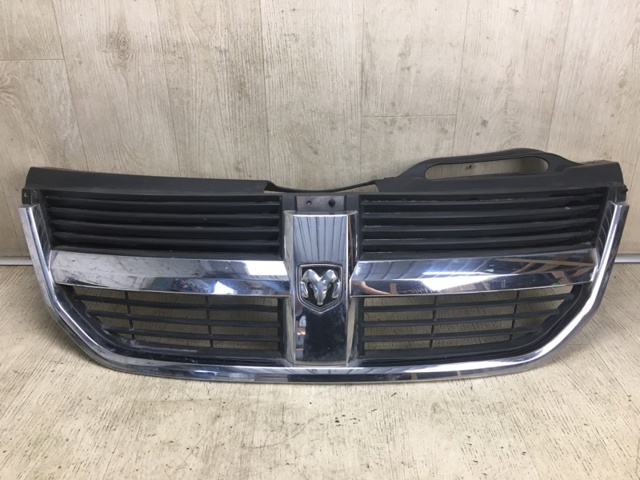 Решітка радіатора 1BG84SZ0AD CHRYSLER