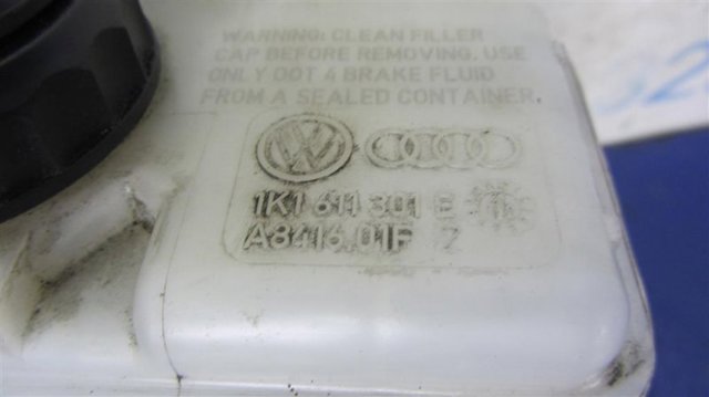 Бачок гальмівної рідини 1K1611301E VAG