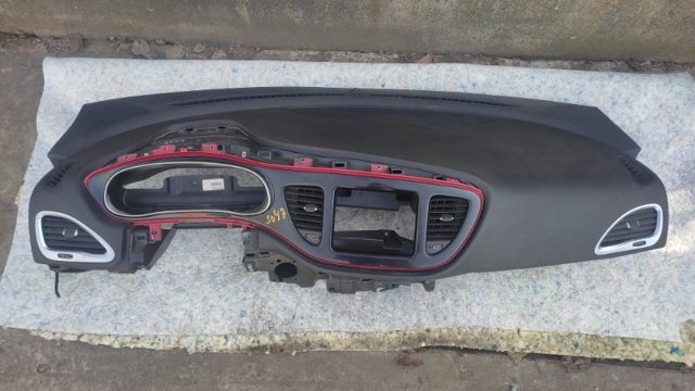Передня панель 1SV12DX9AG CHRYSLER