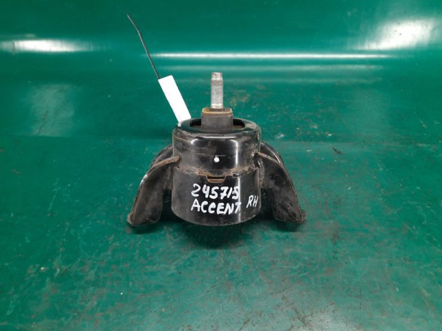 Права подушка двигуна 218101R010 HYUNDAI