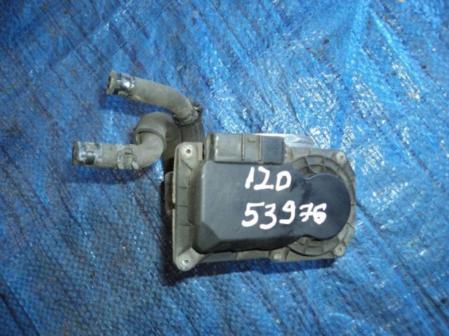 Дросільна заслінка в зборі 2203031010 TOYOTA