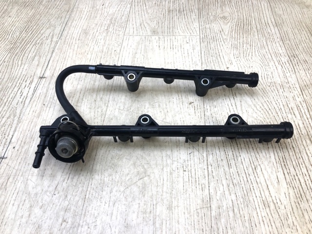 Розподільник палива 2387031010 TOYOTA