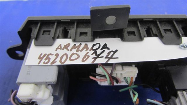 Блок управління зеркалами заднього виду, на торпедо
 25570CT00B NISSAN