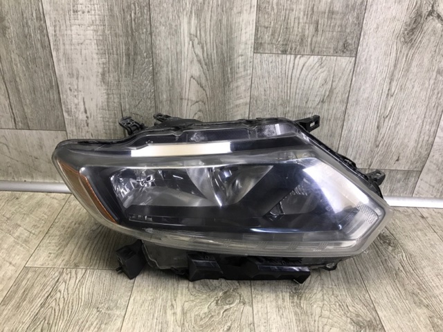 Фара комбінована, передня 260104BA0A NISSAN