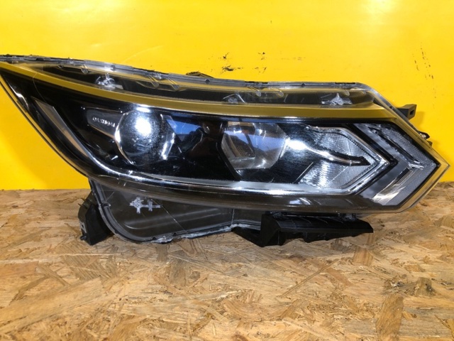 Фара правая 26010HV00A NISSAN