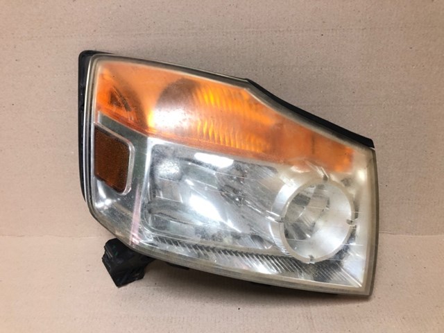 Фара комбінована, передня 26010ZQ00A NISSAN