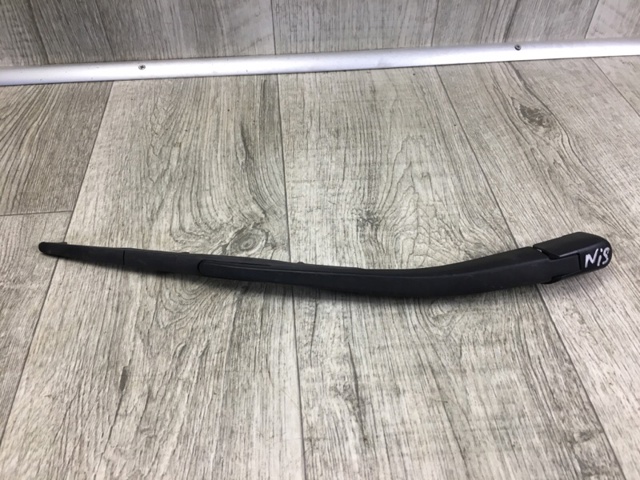 Важіль-поводок склоочисника заднього скла 28780JG000 NISSAN