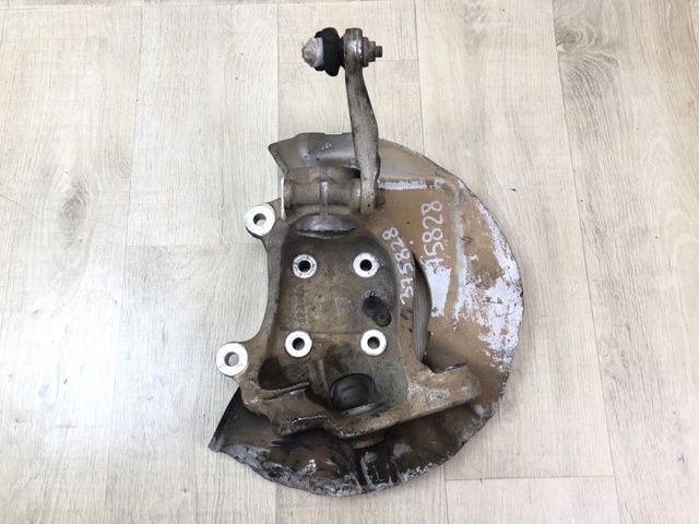 Кулак поворотний передній лівий 31216760953 BMW