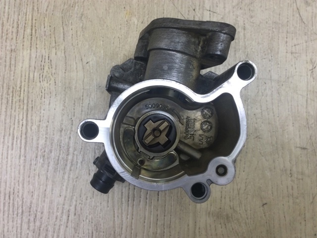 Насос вакуумний 31480558 VOLVO