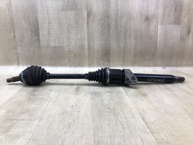 Піввісь передня, права 31609806468 BMW