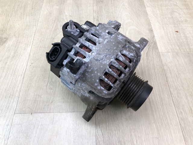 Генератор 373002B760 HYUNDAI