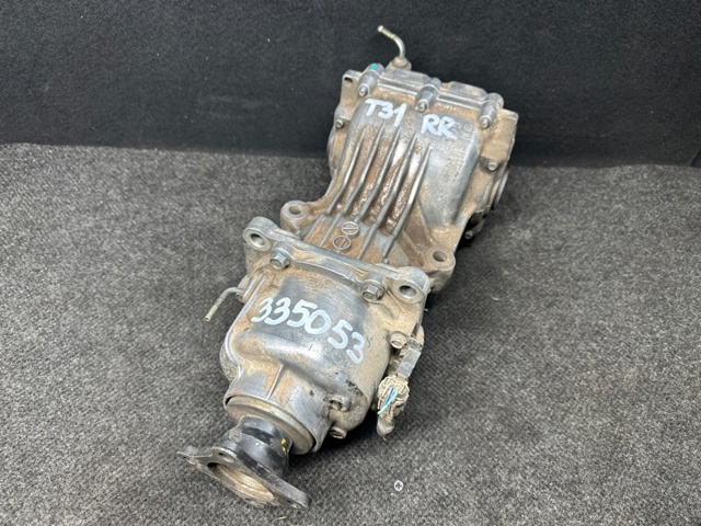 Редуктор колісний моста заднього 38300JD610 NISSAN
