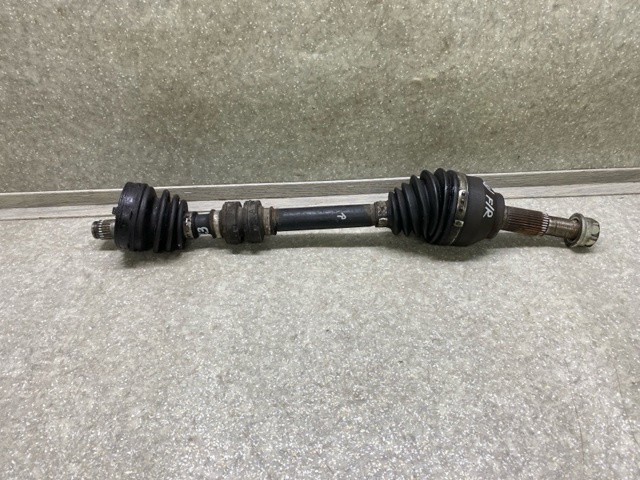 Привід передній правий 391001KD0A NISSAN