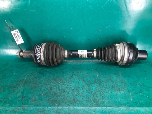 Привід передній правий 391005DC0C NISSAN