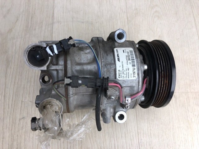 Компресор кліматичної установки 39176466 GM