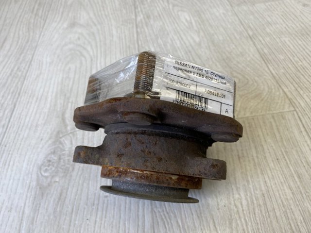 Маточини передніх коліс 402024AF0A NISSAN