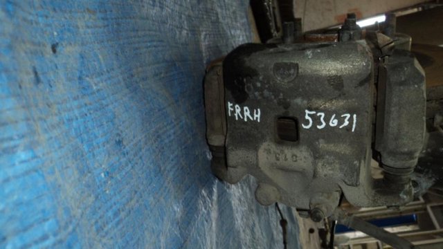 Супорт гальмівний, передній, правий 41001JN00A NISSAN
