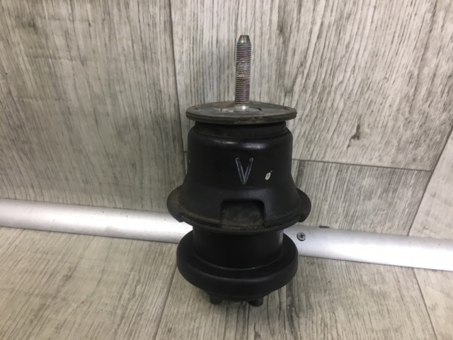 Подушка (опора) двигуна, ліва 41022AJ210 SUBARU