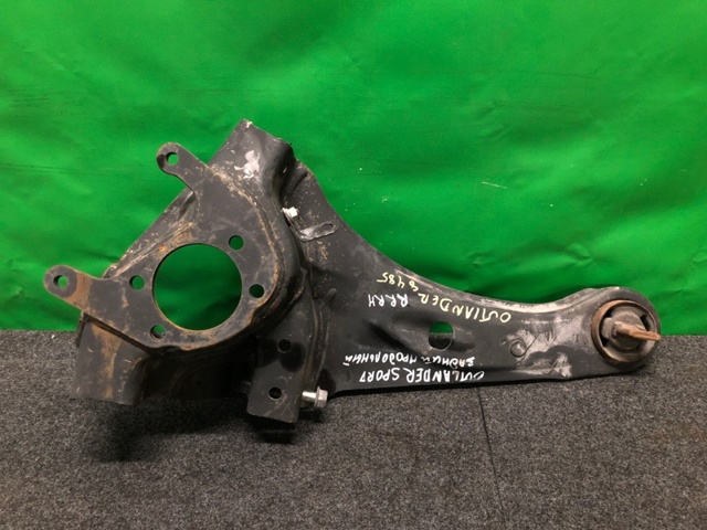 Цапфа поворотна права 4125A080 MITSUBISHI