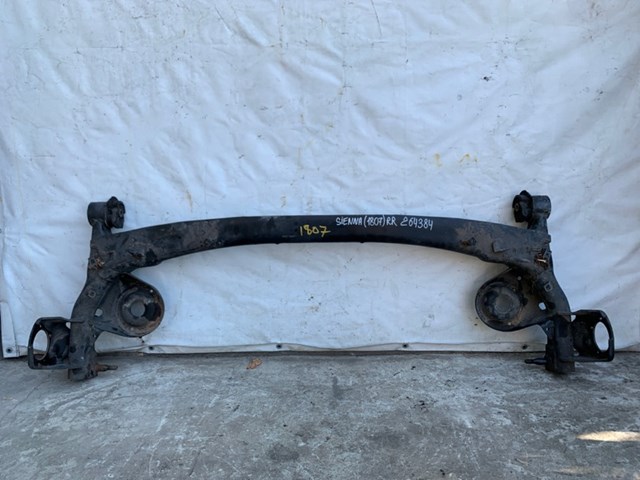 Підрамник задній 4211008021 TOYOTA