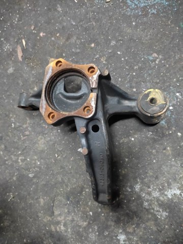 Цапфа права 4230406090 TOYOTA
