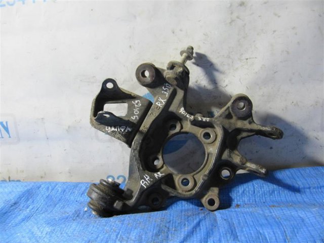 Кулак поворотний правий 423040E020 TOYOTA