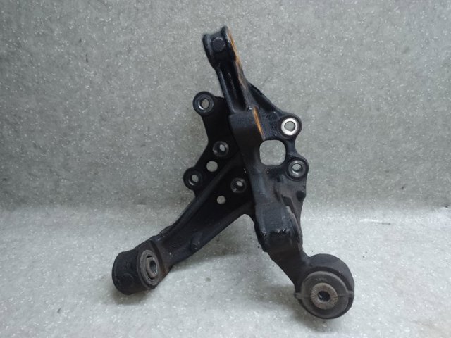 Цапфа ліва 4230506130 TOYOTA