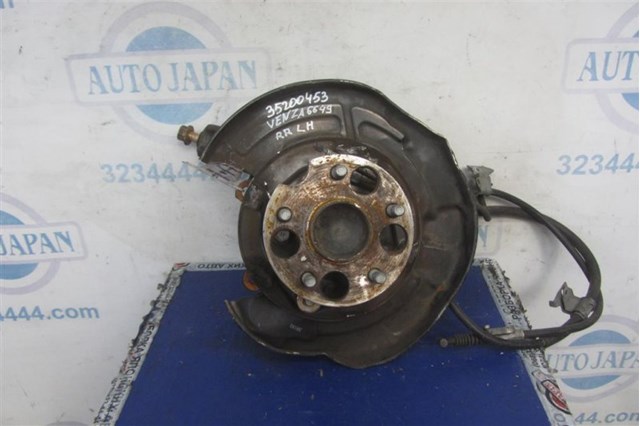 Цапфа ліва 423050T010 TOYOTA