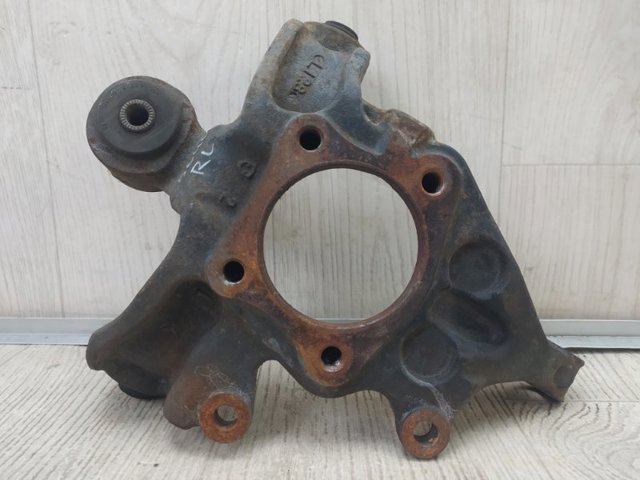 Цапфа поворотна ліва 423050T020 TOYOTA