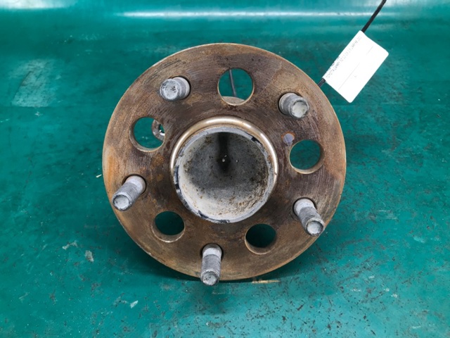 Маточина задня права 4245006110 TOYOTA