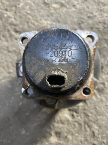 Маточина задня 4245047030 TOYOTA