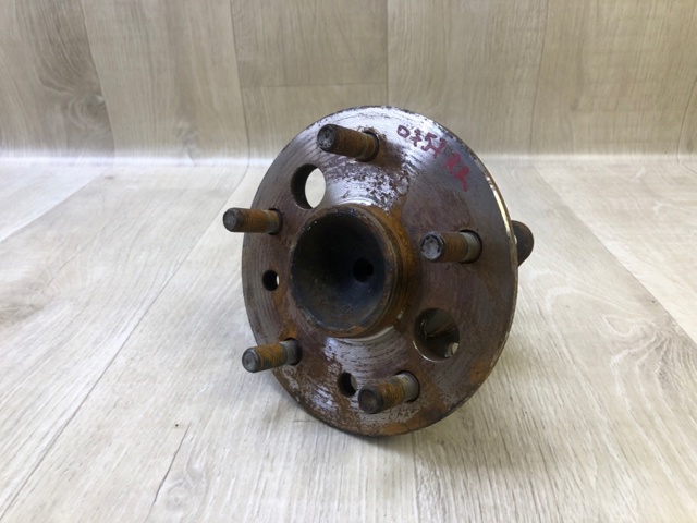 Маточина задня права 4245048010 TOYOTA