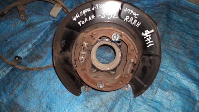 Цапфа - поворотний кулак заднім виходом, 43018JN00A NISSAN