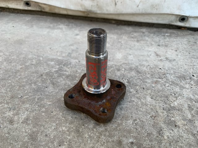 Цапфа поворотного кулака 430421HA0A NISSAN