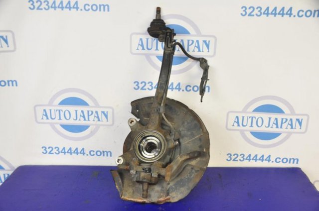 Кулак поворотний передній правий 4320134030 TOYOTA