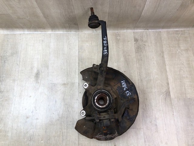 Кулак поворотний передній правий 4320135081 TOYOTA