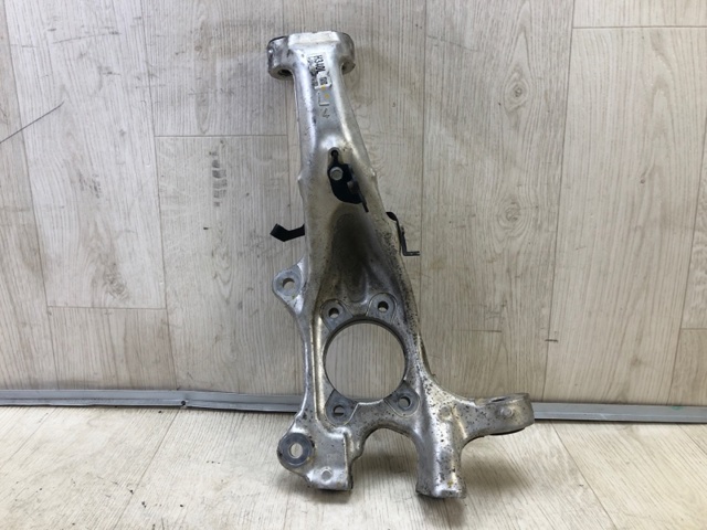 Цапфа поворотного кулака 4320250040 TOYOTA