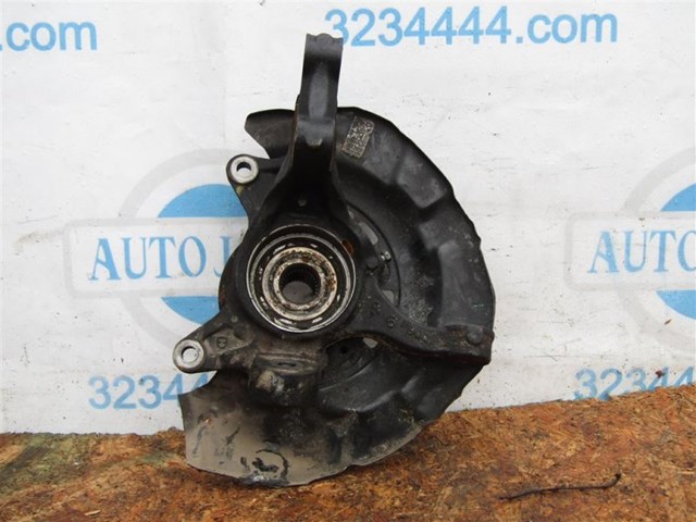 Вісь передня і поворотні кулаки 4321108010 TOYOTA
