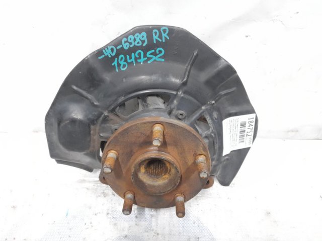 Кулак поворотний передній правий 43211AA010 TOYOTA