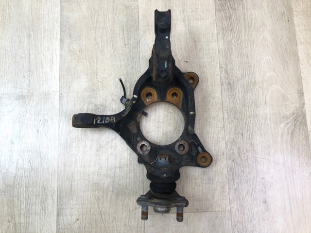 Цапфа передня ліва 4321206260 TOYOTA