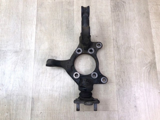 Цапфа поворотного кулака 4321212410 TOYOTA