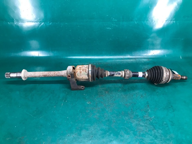 Привід правий 4341006740 TOYOTA