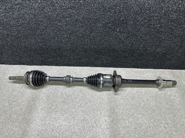 Піввісь передня, права 4341006870 TOYOTA