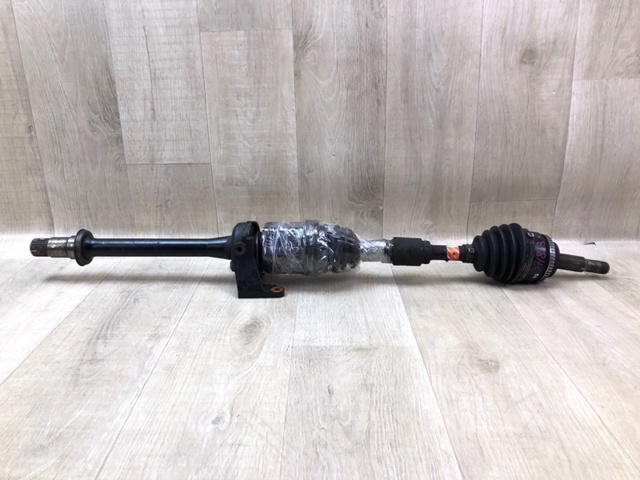 Привід передній правий 434100W061 TOYOTA
